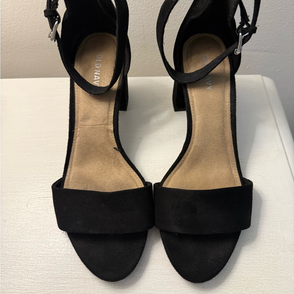 Old Navy Black Heeled Faux Suede 8